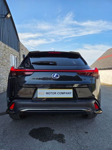 Lexus UX 2023