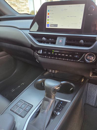 Lexus UX 2023