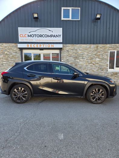 Lexus UX 2023