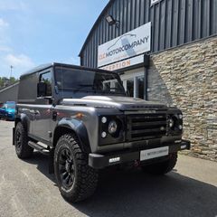 Land Rover Defender 2011