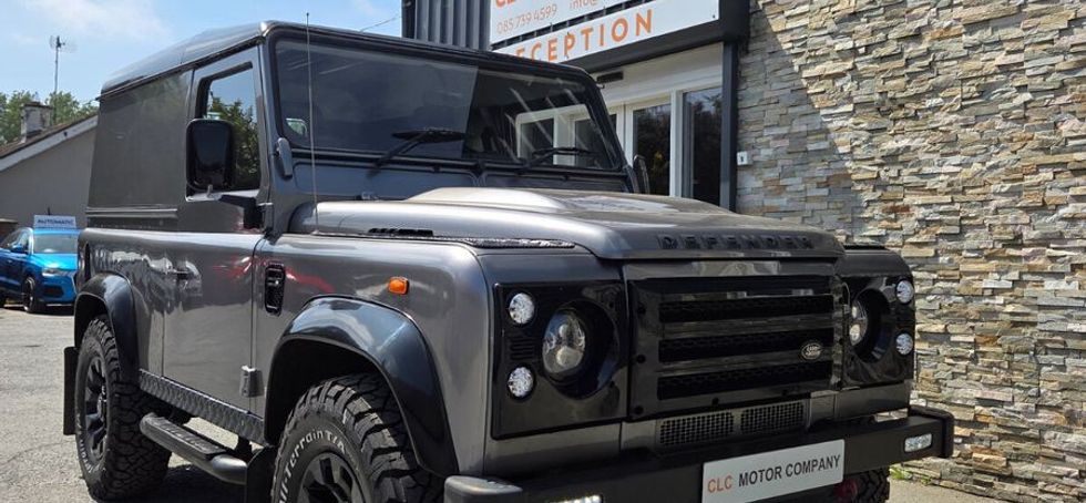 Land Rover Defender 2011