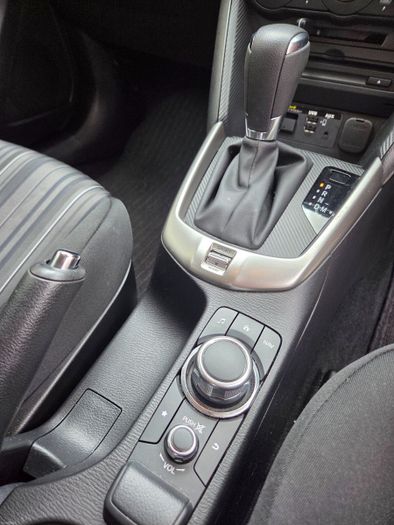 Mazda 2 2023