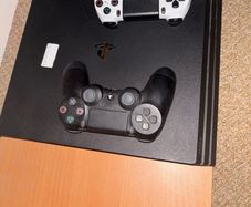 PS4 Pro 500GB Console Bundle - 2 Controllers