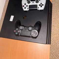 PS4 Pro 500GB Console Bundle - 2 Controllers