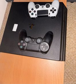 PS4 Pro 500GB Console Bundle - 2 Controllers