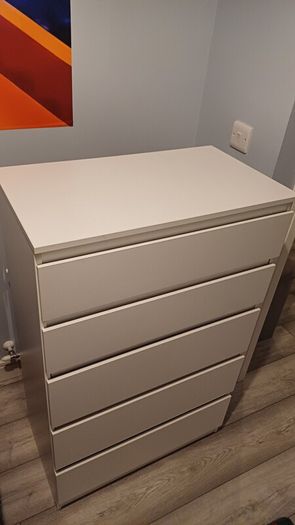 Chest of drawers