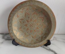 Vintage Hammered Medallion Round Brass Wall Art Plate Plaque Art Plate