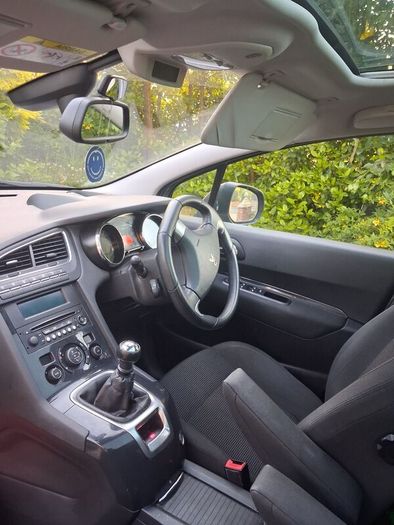 Peugeot 5008 2015