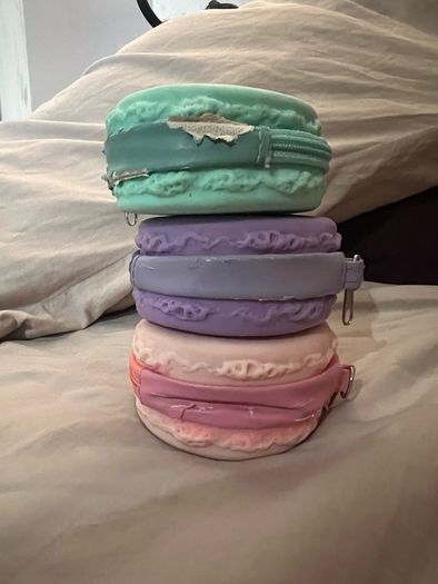 Free 3 pastel macaron coin purse