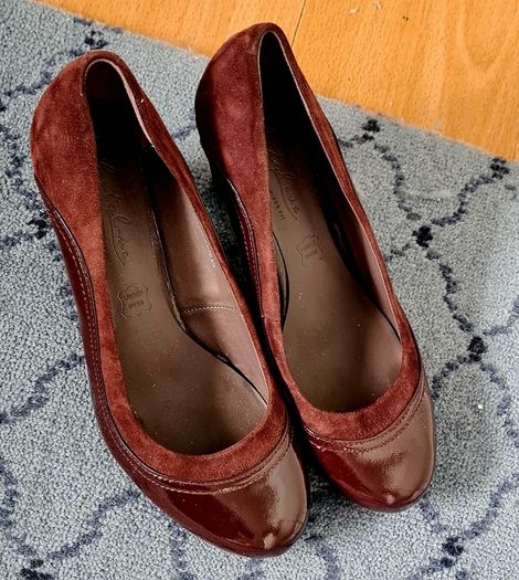 Marks and Spencer Wine Footglove wider feet leather court shoes size UK 4.5