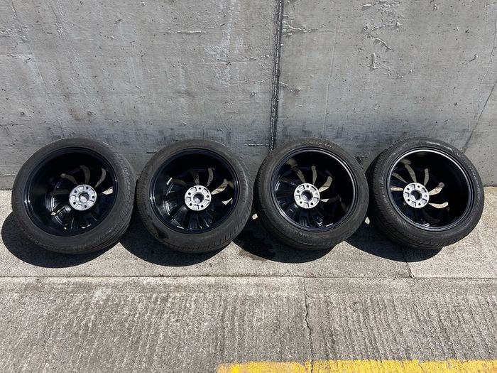 Genuine Volkswagen R-Line Ventura  17" Alloy Wheels - Good Year Tyres