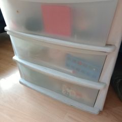 Storage box