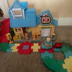 Vtech Toot toot drivers cocomelon track