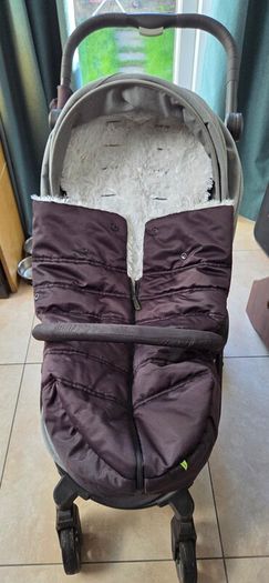 baby jogger foldable pram and bassinet