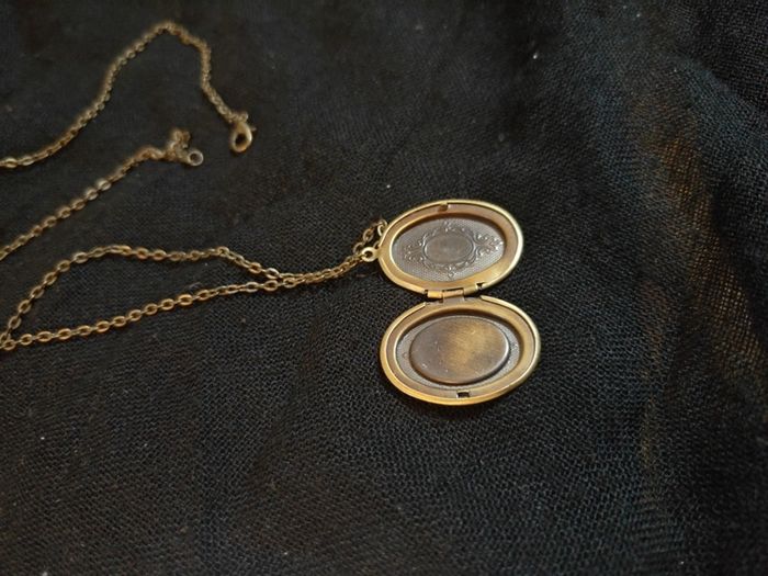 picture frame pendant