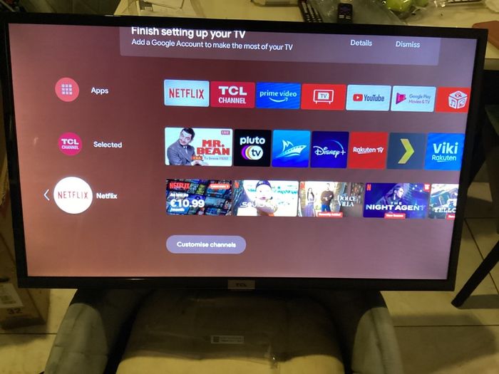 TLC 32 inch SMART Television with USB, HDMI, PC Connection port, WIFI connectivity, etc (Boxed / Like New)