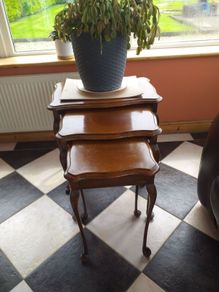 mahogony nest of tables