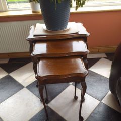 mahogony nest of tables