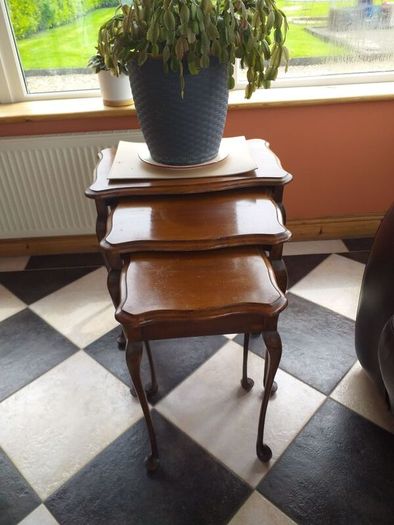 mahogony nest of tables