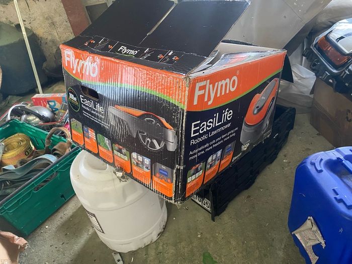 Flymo robot mower 800