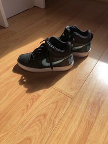 Nike trainers blue with metallic blue tick