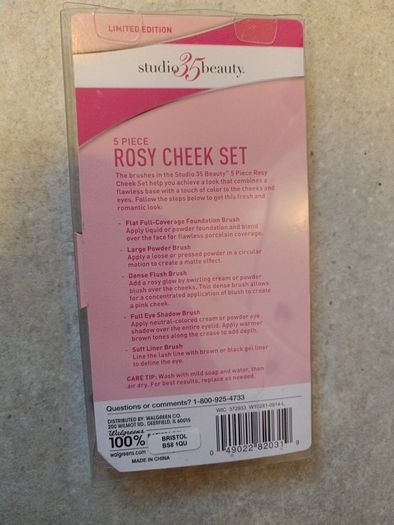 Rosy cheek make up brush set