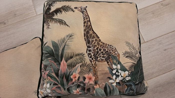2 x Suede feel Cushions
