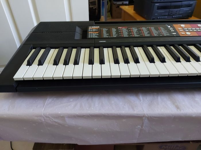 YAMAHA PSR-F51 61 key Keyboard, working perfect and in like new condition, comes with power adaptor