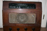 Vintage Murphy Valve Radio