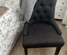 Dress chair