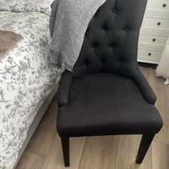 Dress chair