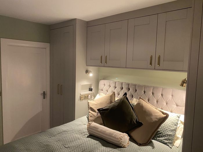 Carpenter Handyman kitchen fitter Flat pack specialist