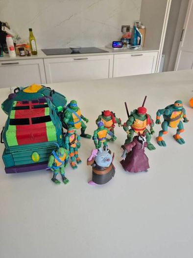 Teenage Mutant Ninja Turtles TMNT Large Toy Bundle