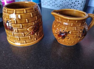 Vintage Mid 20th century Japanese Marutomoware jug and sugar bowl set.