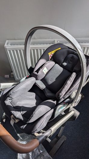 Joolz Hub travel system with Cybex Cloud infant car seat