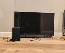 55 LG 4K Smart TV and Bluetooth Soundbar Dolby Audio Great Condition