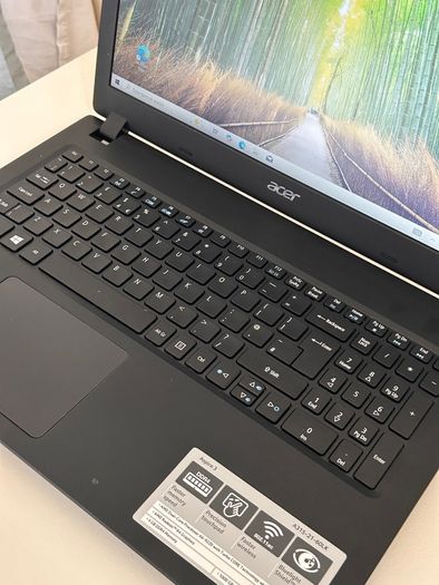 Acer Aspire 3 15.6 inch Laptop 1TB New Battery Excellent Condition