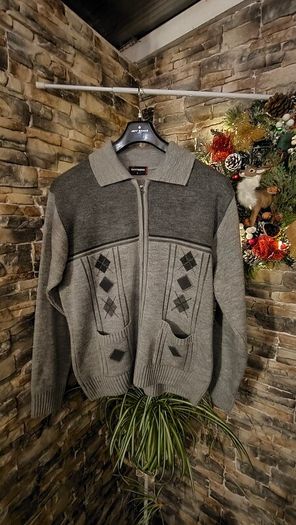 Guv'nors vintage style cardigan Size large Great condition Very retro