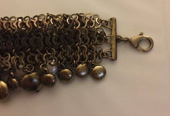 Knight and Day bracelet in very good condition FREE STANDARD POSTAGE INCLUDED