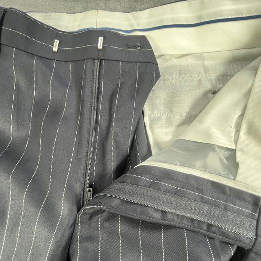 Samuel Windsor Mens Pinstripe Wool Suit 40R W36 Navy Stripe Classic Fit