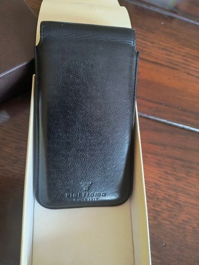 Piel Frama - Leather Case.