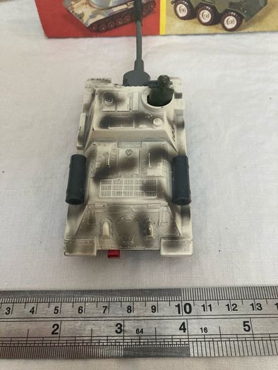 Corgi 905. SU100 Russian Tank Destroyer. With box.