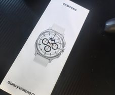 Samsung Galaxy watch 8 classic New