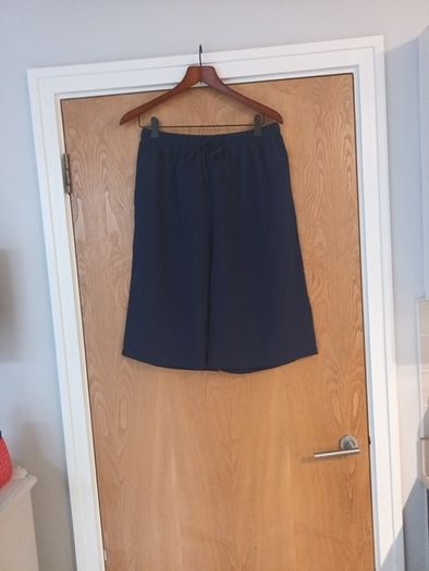 Navy Culottes.  S.16 New-No Tag.