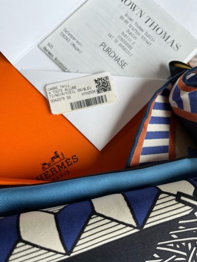 Absolutely Stunning Hermes scarf