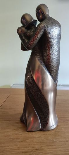 Happy Family Statue, 23 CM, Three Family Parents With New Born Baby Statue, Bonded Bronze, Couple With Baby, Family Gift, Anniversary, Gift.