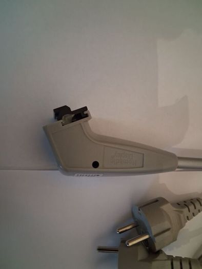 Postage - Pair of SLT SL-2001 150w Display Lights with Power Cables