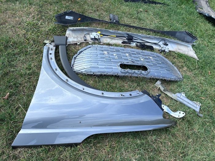 Audi q4 etron lh wing and front parts