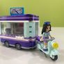 LEGO Friends Emma's Art Stand, Set 41332 Image 6