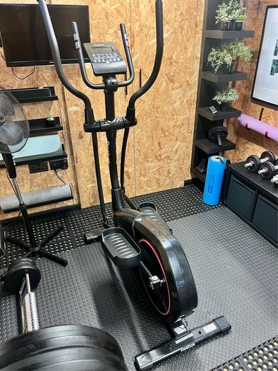 Reebok ZR8 Elliptical Cross Trainer